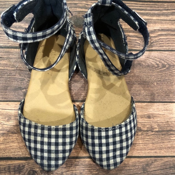 Old Navy Other - A pair of toddler girl shoes from old navy